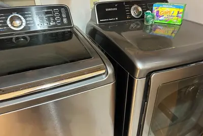 Minimalist Modern Serene Retreat + Apt - sleeps 8