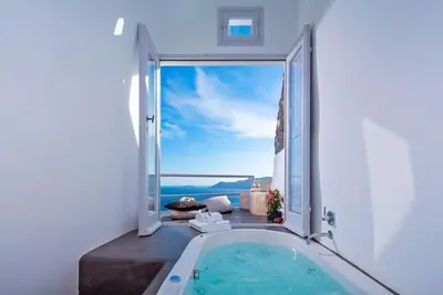 Image de Oia Caldera Suite • Heated Plunge Pool & Breakfast