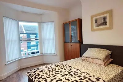 Image de “A spacious and beautiful three-bedroom house. ”