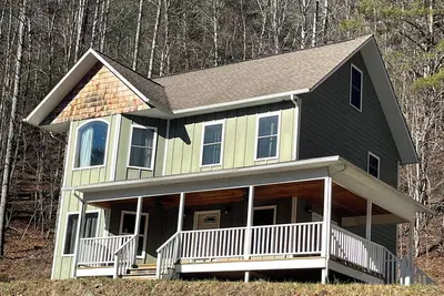 Image de The Nantahala Dollhouse\nCozy 3-bedroom rustic cottage in the heart of Nantahala