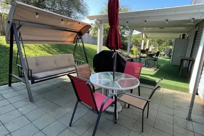 Image de Grill Patio • Pet Friendly • 3br