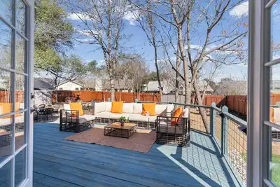 Image de Family Retreat | Games, Fire Pit & Kids Barn