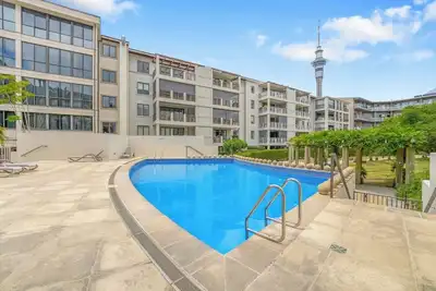 Image de Premium Viaduct Waterfront Abode | Pool & Parking