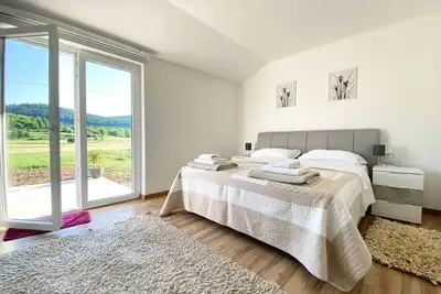 Image de Appartement d'une chambre avec la terrasse Otocac, Velebit (A-24987-e)