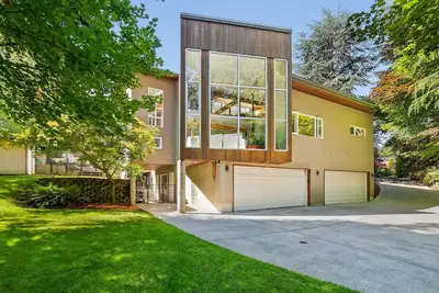 Image de Spacious home w/ private pool & hot tub, game room - amazing location