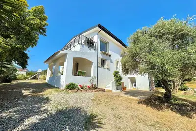 \" Happy Country Terraces \"