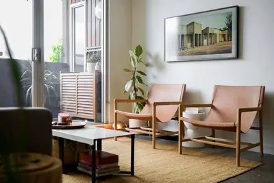 Image de Refined Seddon Retreat in Coveted Locale plus parking