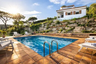Image de Vues spectaculaires sur les montagnes, plage à 4km