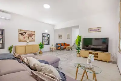 Image de Luxury Villa | Sea Views | Heart of St. Julian’s