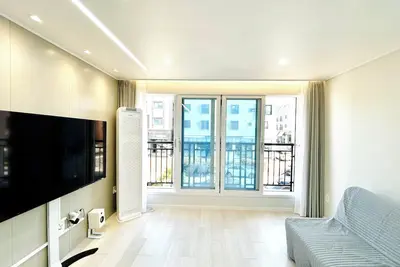 Image de 5 mins to Unseo Station, the nearest to the Incheon Airport, Located in Cafe St.