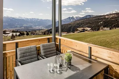Image de Appartement 'Sweet Dolomiti Sonneck' avec vue montagne, terrasse partagée et Wi-Fi