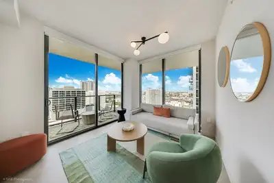 Image de Brand-New Luxury 2br Condo w/ Balcony & Rooftop Pool