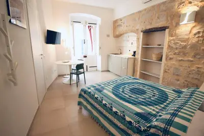 Ca' Rouge - Modern & Bright 3br Boutique Retreat