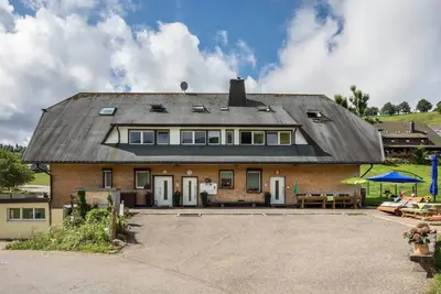 Image de Maison de vacances 'Sport Rees - 7 Fewo Eventraum' avec vue montagne, terrasse privée et Wi-Fi