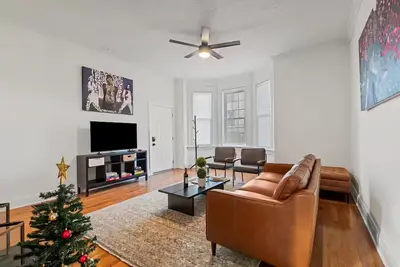 Image de Draft Central -Modern 2br Home with Parking Mins from Downtown Views and Incline