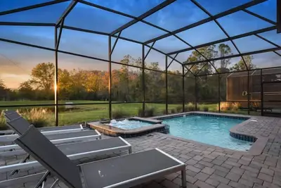 Image de 9br Storey Lake Home w/ Pool, Theater & Game Room