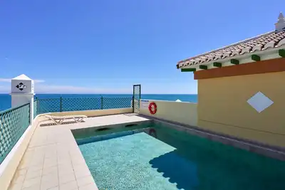 Image de Appartement « Club Oasis Flat » avec vue sur la mer, wifi et climatisation