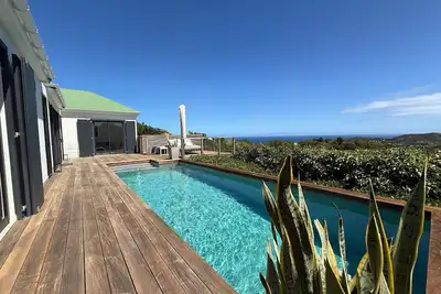 Image de New! Spacious Private Villa w/ Pool & Sunrise View