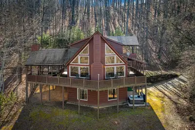 Image de Ellijay Cabin- Hot Tub, Views, Game Room, Outdoor Fireplace, Dog friendly