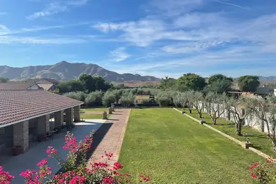 Image de Spacious 5-bedroom farmhouse in Laveen with Ac