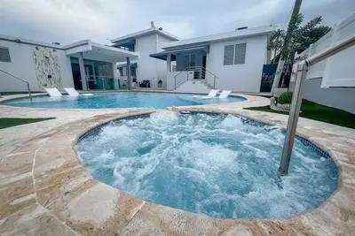 Isabela Luxury Escape Oasis