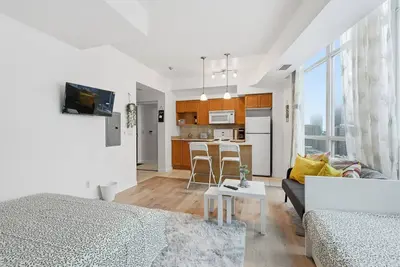 Image de Modern Downtown Condo: Pool, Gym & City Views