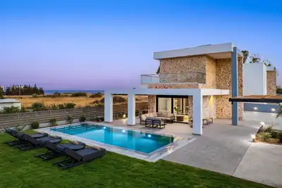 Villa Terra Magna Alba by Villa Plus