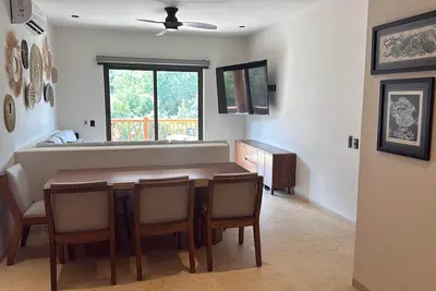 Image de Luxurious 2 bedroom Steps from Beach