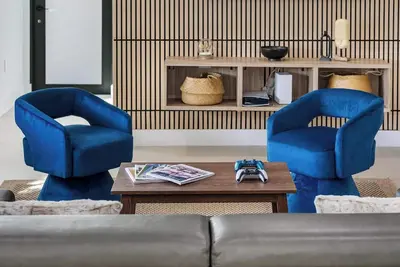 Image de Fútbol-Themed Home with Hot Tub