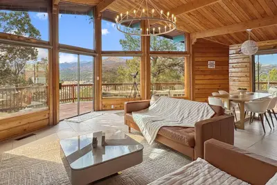 Image de Panoramic Views • Hot Tub • Fireplace • No Pet Fee