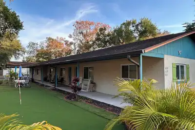 Image de 2-bedroom villa in peaceful Downtown New Port Richey with Ac