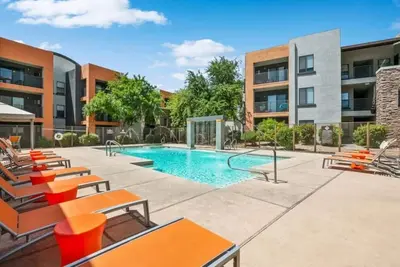 Image de 2 Vacation Suites I Hot Tub • Pool • Gym • Games