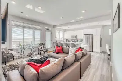 Image de Modern Seton Townhouse Ac Free Parking Sleeps 4