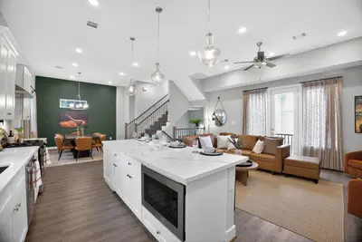 Image de Modern EaDo Stay 3br Townhome w/ Private Deck