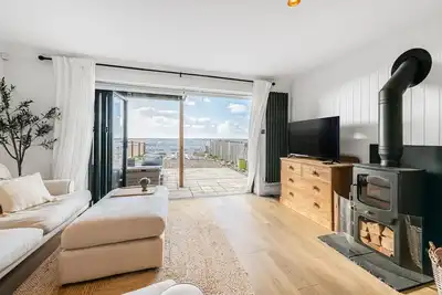 Image de Seaspray: Selsey Beachfront Home – Sleeps 6, 3 Bedrooms & Pet Friendly