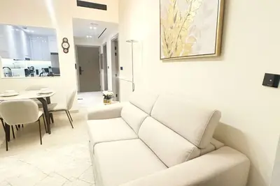 Image de Stylish Jvc Apt with Pool & Gym