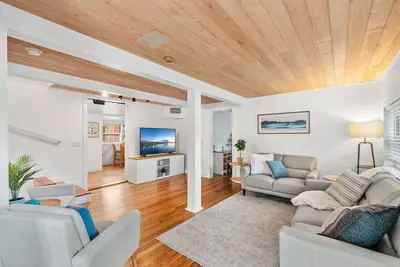 Image de Sebastian Family Retreat: Fenced Yard, Playground, Swing Set & Fire Pit ☀️