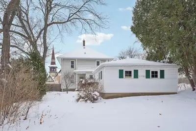 Image de Charming, Historic Farmhouse near Madison