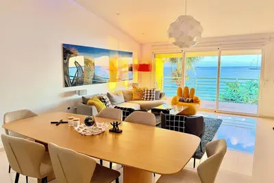 Amazing Beachfront Condo on Simpson Bay Beach
