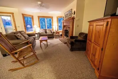 Image de Sunny Jay Peak ski-in/ski-out condo w/ fireplace!