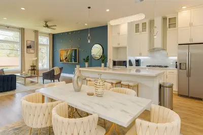 Image de Nrg World Cup Retreat | Sleeps 8 | WiFi | Garage