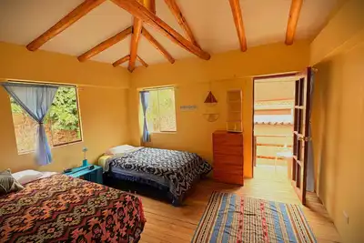 Image de Enjoy a private room with breathtaking views of the Pisac mountains.