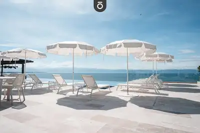 Image de Panarea 3d | Beachfront 4br w Stunning Ocean Views