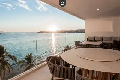 Image de Panarea 4d | Beachfront 4br w Stunning Ocean Views