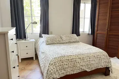 Image de All-inclusive 3bd beachfront central condo with sea views!