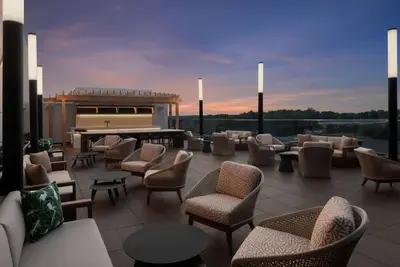 Image de By Gas South Convention Center + Rooftop Bar. Pool