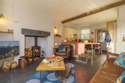 Image de Gingersnap Cottage with Log Burner by LetMeStay