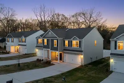 Image de Bright & Spacious 4br Retreat in Charlotte!