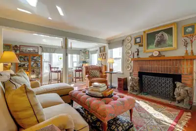 Image de Hike, Sip & Explore! Blue Ridge Mtn Cabin w/ Porch