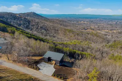 Image de Luxury Mountain Retreat near Hickory w/ Hot Tub & views of Blue Ridge Mountains